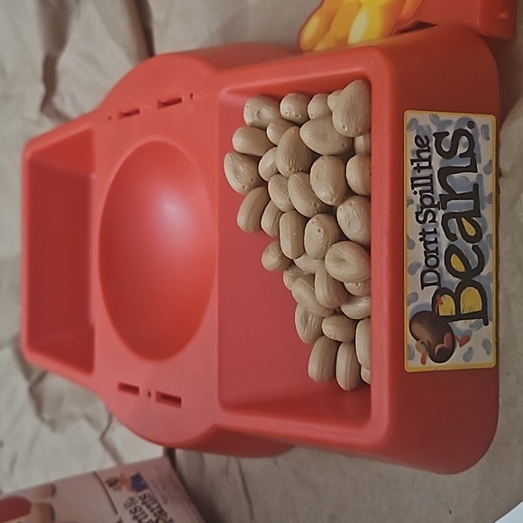 1986 Milton Bradley Company Don't Spill The Beans Game with instructions - Picture 6 of 13
